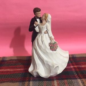 Willow Tree Wedding Couple Figurine - White and Black